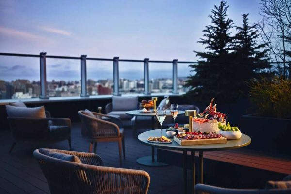インターコンチネンタル札幌、フリーフロー付きテラスダイニング「Summer Terrace ＆ Bubbles」を開催中9月30日まで