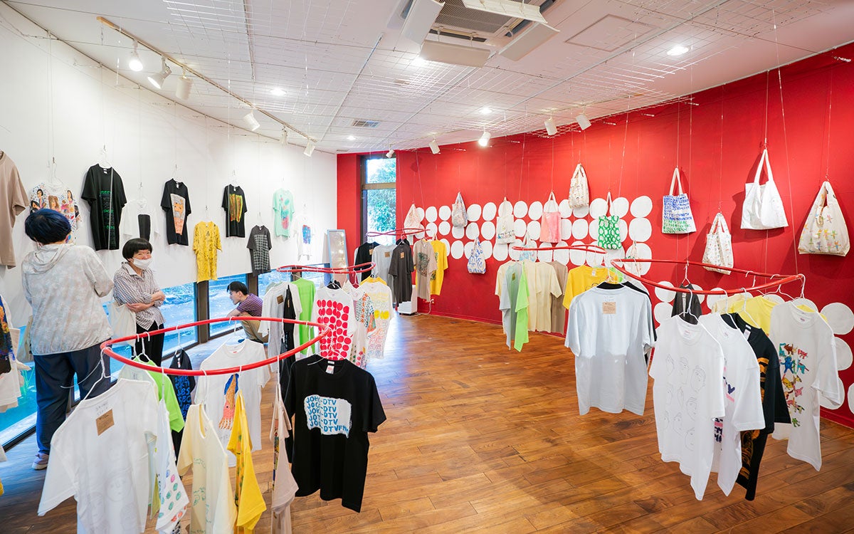 知的障がい者支援施設の中にある大人気の森のレストラン、常連「マニュアル的じゃないのがいい」。地域共生で福祉の常識変える鹿児島「しょうぶ学園」が素敵すぎる