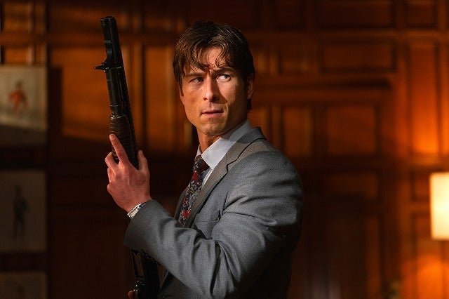 グレン・パウエルが金持ち一族を次々と抹殺！「大富豪になるための正しい殺し方」公開決定＆特報披露