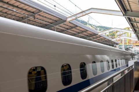 指定席を予約していた新幹線に乗り遅れました。この場合、新たにチケットを取るしかないのでしょうか…？