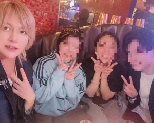 外国人観光客であふれる歌舞伎町。「英語で接客できるホスト」が本気で集客してみた結果「アメリカ人から見ても普通に高いから…」