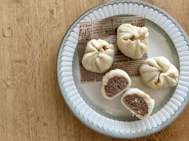 食パンが「肉まん」に大変身！？蒸し器も不要でむちむち食感に仕上がる驚きレシピ