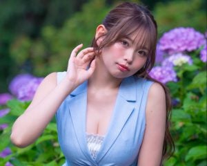 「製薬会社の研究職」からグラドルに転身した28歳女性が持つ“露出の流儀”。あえて「過激な衣装」を着るのも“必然性”があった