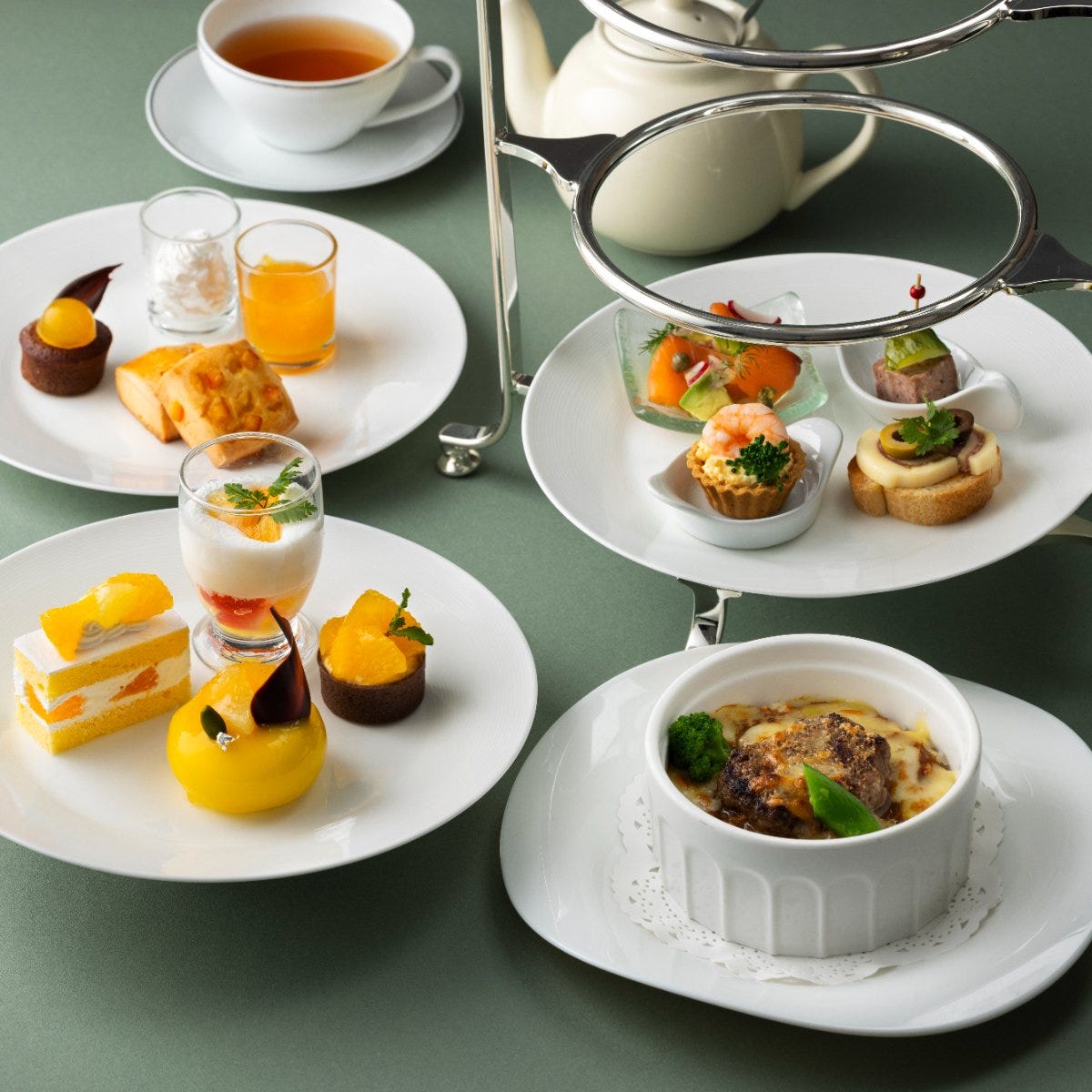 東京ステーションホテル「アトリウム 柑橘アフタヌーンティー」。せとか、デコポン、清見オレンジなど甘酸っぱい国産柑橘を堪能