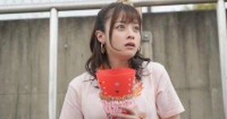 明日の『おむすび』“結”橋本環奈、仲間たちとパラパラで“翔也”佐野勇斗を応援