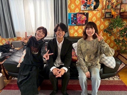  のん、『MISS KING』撮影現場のオフショット公開 