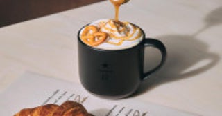 スタバ“カフェベーカリー”に新作登場！冬に楽しめる“エスプレッソ×キャラメル”のビバレッジ