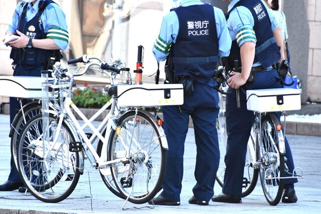 推測報道には批判の声も...。警察OB解説者大量増殖の背景にある「2026年問題」とは？