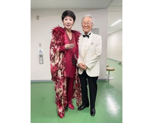  美川憲一、菅原洋一さんを追悼…生涯現役の思い受け継ぐ 