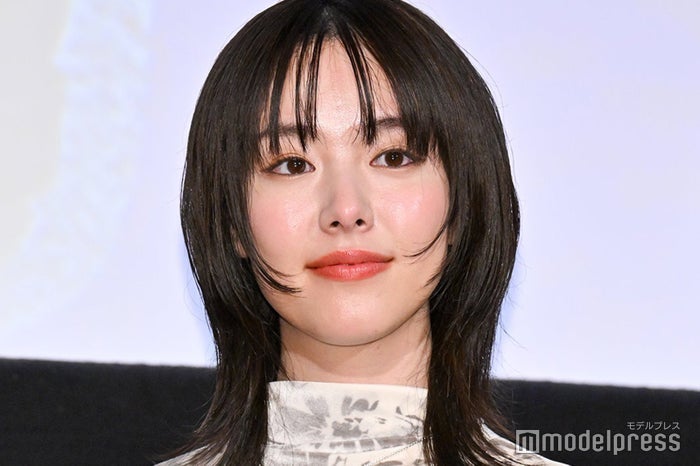 唐田えりか、美脚際立つドレス姿に釘付け「スタイル完璧」「オーラ凄い」