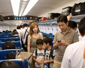 満員の新幹線で子供が「座りたい～！」迷惑家族に困惑…周囲の乗客が内心“スカッ”としたおばあさんの行動／お盆の新幹線、自由席はどれくらい混雑する？JR利用実績を調べてみた