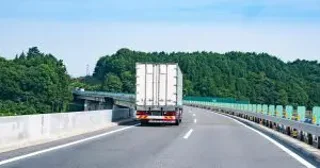 「子供たちも乗っている」軽自動車を“あおり運転”した大型トラックが警察に捕まるまで