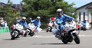 パトカーや15mの高所作業車に乗れる！ 土岐プレミアム・アウトレットに「はたらく車」が大集合！