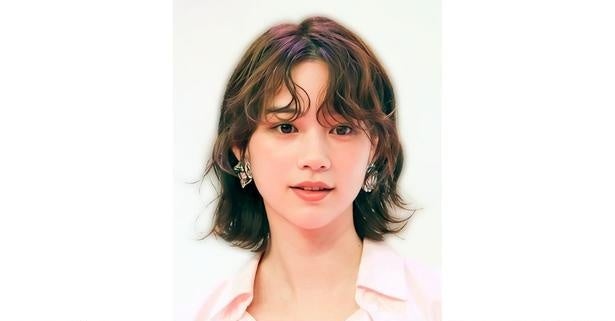 のん、盛岡の音楽フェスで石垣を背景にロックな装い「めっちゃカッコいい」「最高です」の声