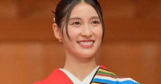 土屋太鳳、完成披露上映会で戸田恵子と笑顔の2ショット公開に「戸田さんとの共演胸熱」の声