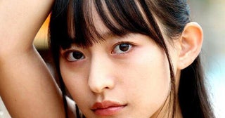 ホック目前の臨界ボリューム…高崎かなみ、リボンが悲鳴を上げるDカップが弾ける姿に「うっとり」