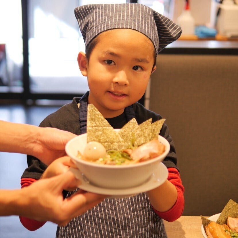 【トッピングのせ放題ってホント⁉】ラーメン好きの息子が大喜びした太っ腹サービス！【七志】の親子ラーメン教室