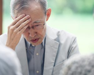 自治会で「いつも反対意見しか出さない」やっかいな老人2人組。住人の“仕返し”で大焦りするハメに