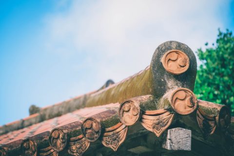 沖縄移住を考えていますが、求人を見ると給料が東京より「月10万円以上」低い会社も…物価が安ければ問題ないのでしょうか？