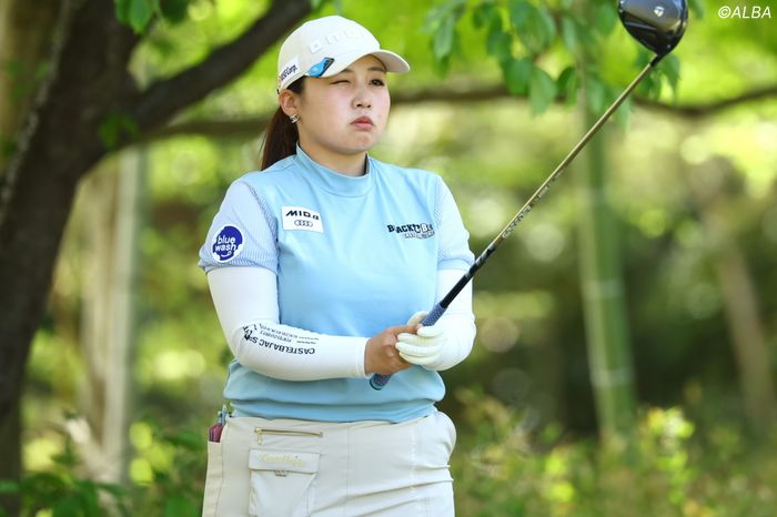 24歳の誕生日を迎えた小林光希が幼い頃の写真を公開面影を残す可愛らしい姿に大反響！