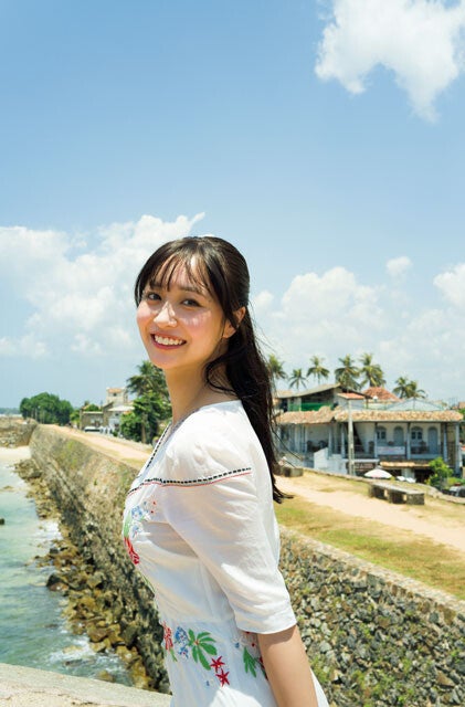 溝端 葵、待望の1st写真集 『あおいままで。』がいよいよ発売！「私が出したい、みんなに見てもらいたいものを全部詰め込みました」