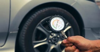「タイヤの空気圧」が少し低いだけで”燃費”に影響する？ 見落としがちな車の管理ポイントとは