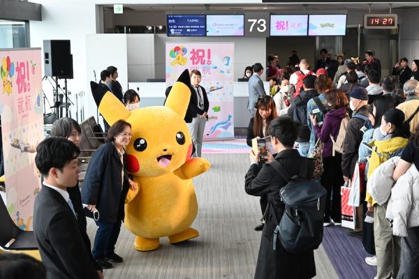 チャイナエアライン、A350「ピカチュウジェットCI2」就航初便は成田へ、ピカチュウも祝福