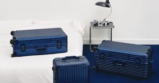 リモワ、最新カラー「インクブルー」を展開