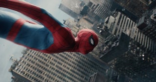 「スパイダーマン」最新作、トム・ホランドの“脅威の身体能力”が生んだアクションに迫る特別映像＆新場面写真