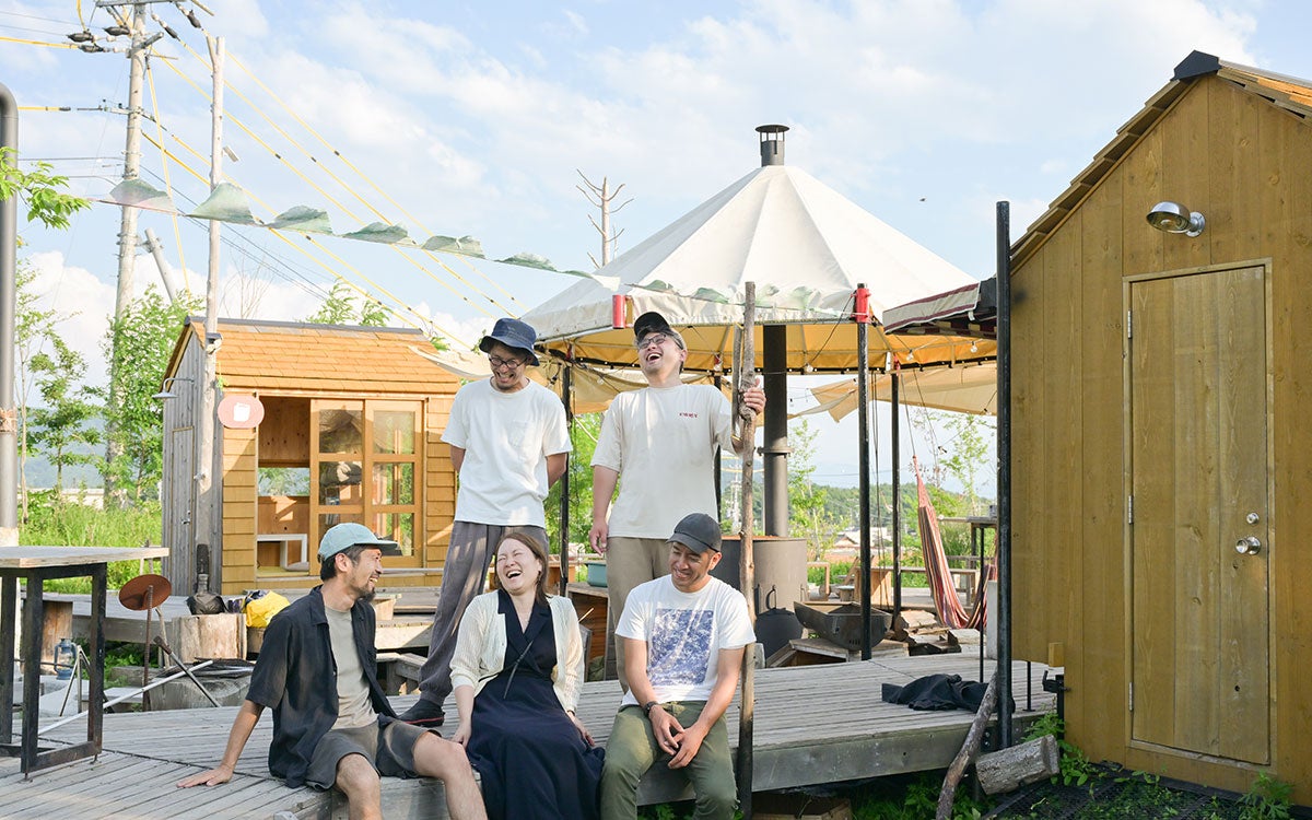 ”移住者の孤立”を救った「遊具ナシ・焚火OKの小さな広場」。土ならしから手作りした「みよたの広場」が素敵すぎた長野・御代田町