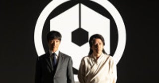 『VIVANT』テントマークを背負う“乃木”堺雅人とノコル“二宮和也”第18話場面カット公開