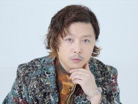 堂本剛、はにかんだ笑顔がかわいい！八村塁との身長差2ショットに反響
