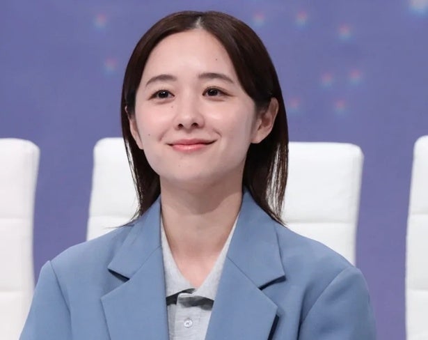 「ガーリーでお嬢様みたいな雰囲気で素敵」…堀田真由、シンプルな甘めコーデ姿に「かわいい」と反響