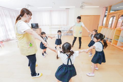 ある日「保育料月3万→7万円」に増加の通知が！ わが家は「世帯年収500万円」で“高年収じゃない”のにナゼ!? たった1つの「申請もれ」で、保育料が増える仕組みとは