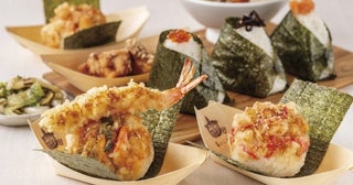 御茶ノ水にオープン！ 揚げたて・握りたてを楽しむおにぎり天どん専門店「おにどん」
