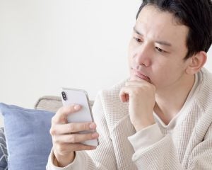 「“あけおめLINE”は相手に迷惑ですかね？」10歳下の女性に好意を抱く中年男性が「考えすぎ」である理由