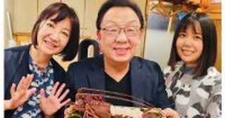 梅沢富美男、74歳のバースデー妻＆娘とお祝いショットに反響「仲良しの素敵なご家族」