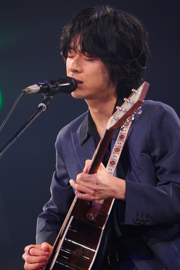 tonunのライブ写真をお届け！ ギター弾き語りの祭典「ギタージャンボリー」を両国国技館で開催