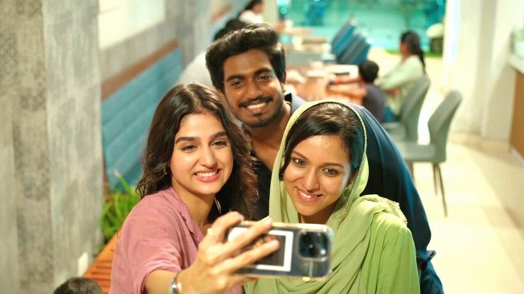 冴えない男子とインフルエンサー女子が旅インド新世代ロマンティック・コメディー「冴えないボクと映えるキミ」