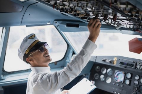 年収が最も高い職業はパイロット！ 年収「2000万円」超えも珍しくないのはなぜ？