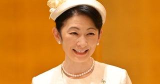 紀子さまご公務で“能面のように無表情”の秋篠宮さまと対照的なご機嫌笑顔…浮き彫りになるご夫妻の「温度差」