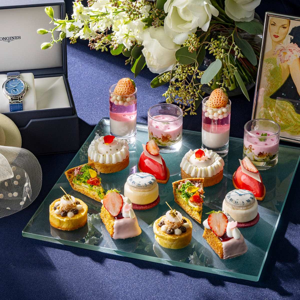 コンラッド東京とロンジンがコラボした「桜ストロベリーアフタヌーンティー with ロンジン」。時計モチーフやいちごのスイーツも