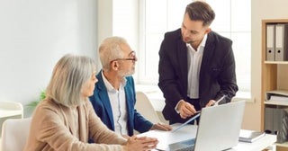 70代の母が銀行で“毎月分配型”の投資信託を「毎月3000円もらえる」とすすめられた！ 兄は「絶対止めたほうがいい」と言いますが、なぜですか？ 注意が必要な“たこ足配当”とは