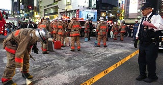 「こんな堂々とする」「一歩間違えば大惨事」華金の渋谷・スクランブル交差点で放火事件…映った“犯行の瞬間”に広がる戦慄