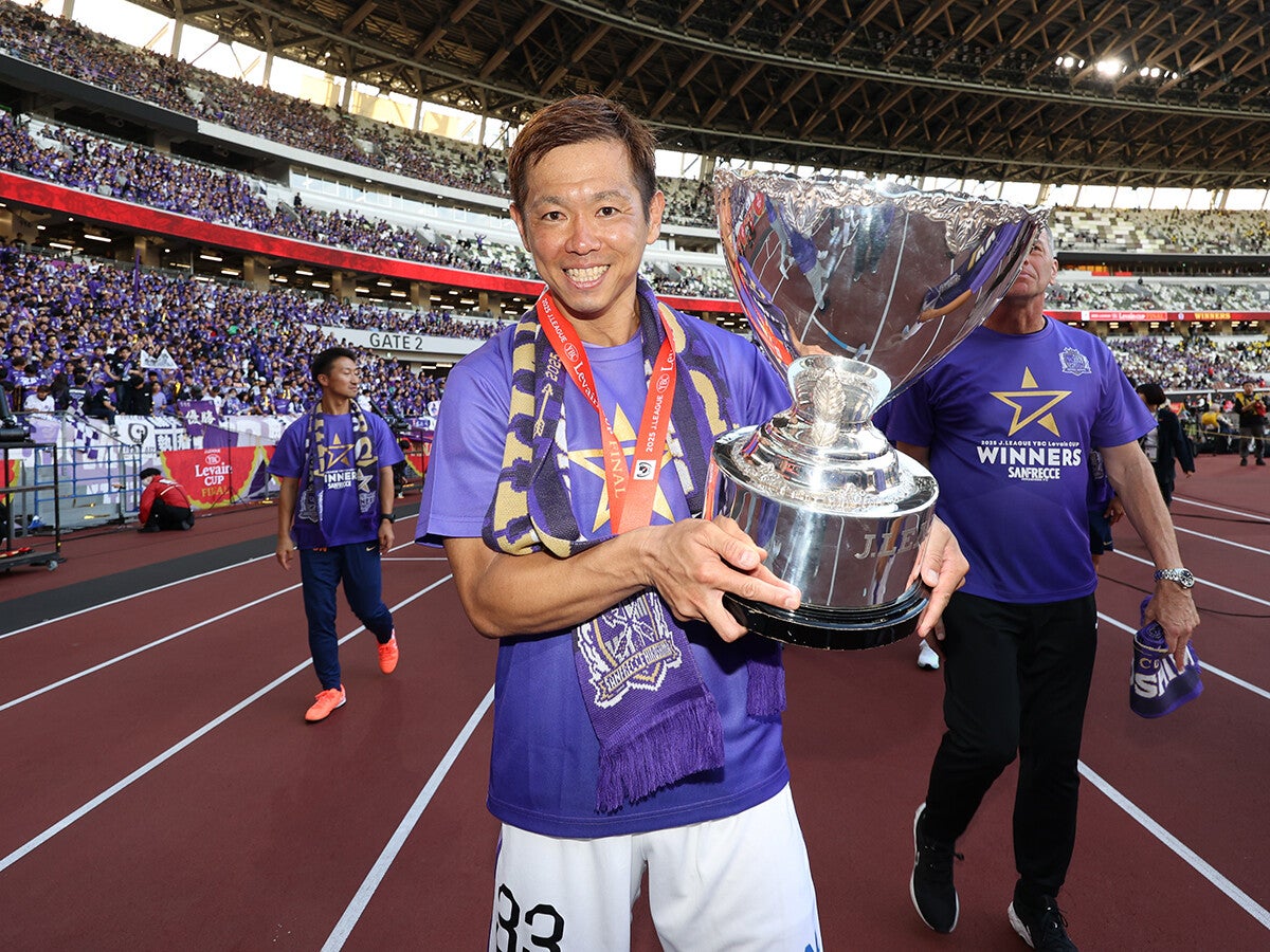 「考・体・心・技」を信条とする塩谷司37歳になる彼が最優先する、レジェンドたちが継承してきた広島のDNAとは