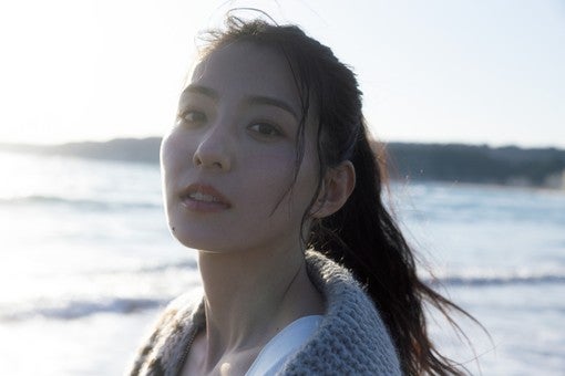 宮原華音、亡き父と愛犬への想いを込めて…1st写真集を誕生日の4月8日に発売！