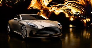 Q by Aston Martinからジェームズ・ボンドとの60周年を祝うDB12ゴールドフィンガー・エディションを発売