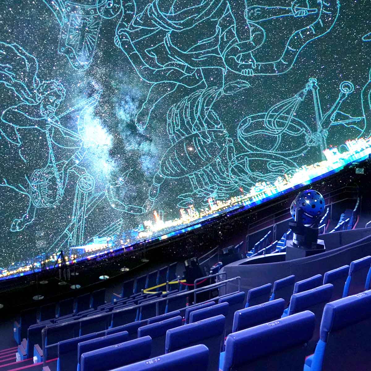 7億個の星を望む「はまぎん こども宇宙科学館」のプラネタリウムへ。宇宙船をイメージした館内で遊びながら学ぶ体験を