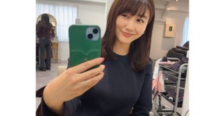  安めぐみ、2025年最後の美容院で"つやさら"ヘアへ 