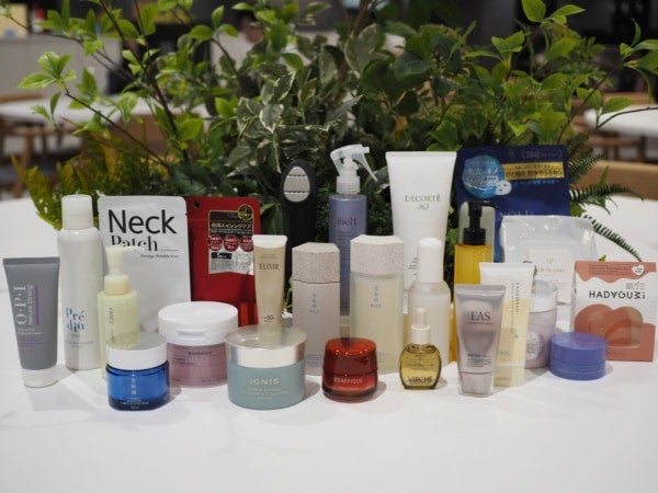 忙しい年末年始こそ“タイパ美容”！コスメオタクが選ぶ、疲れた時こそ使いたい究極のアイテムは？